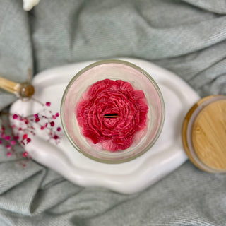 Personalisierte Duftkerze „Rose Rosa“ im transparenten Glas, 14 oz, mit Bambusdeckel
