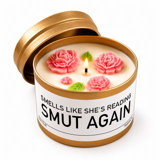 Duftkerze "Smells Like She’s Reading Smut Again"